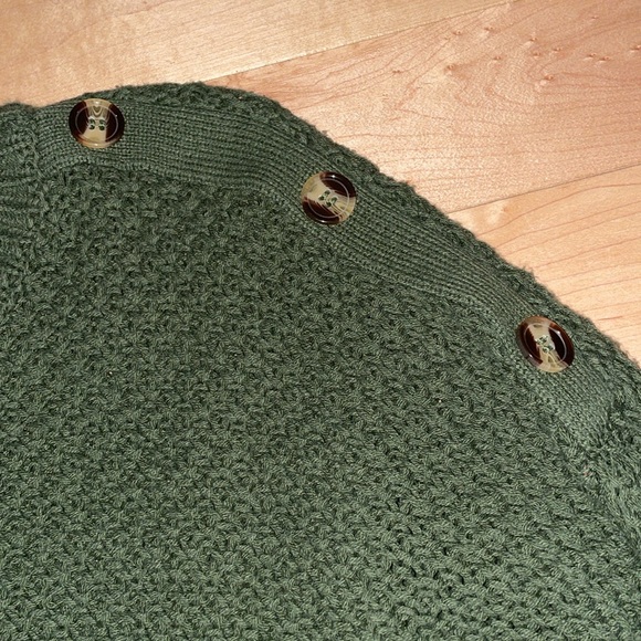 Harper Heritage green sweater button shoulder size medium - Picture 2 of 3